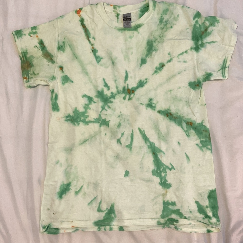 green tye dye tee